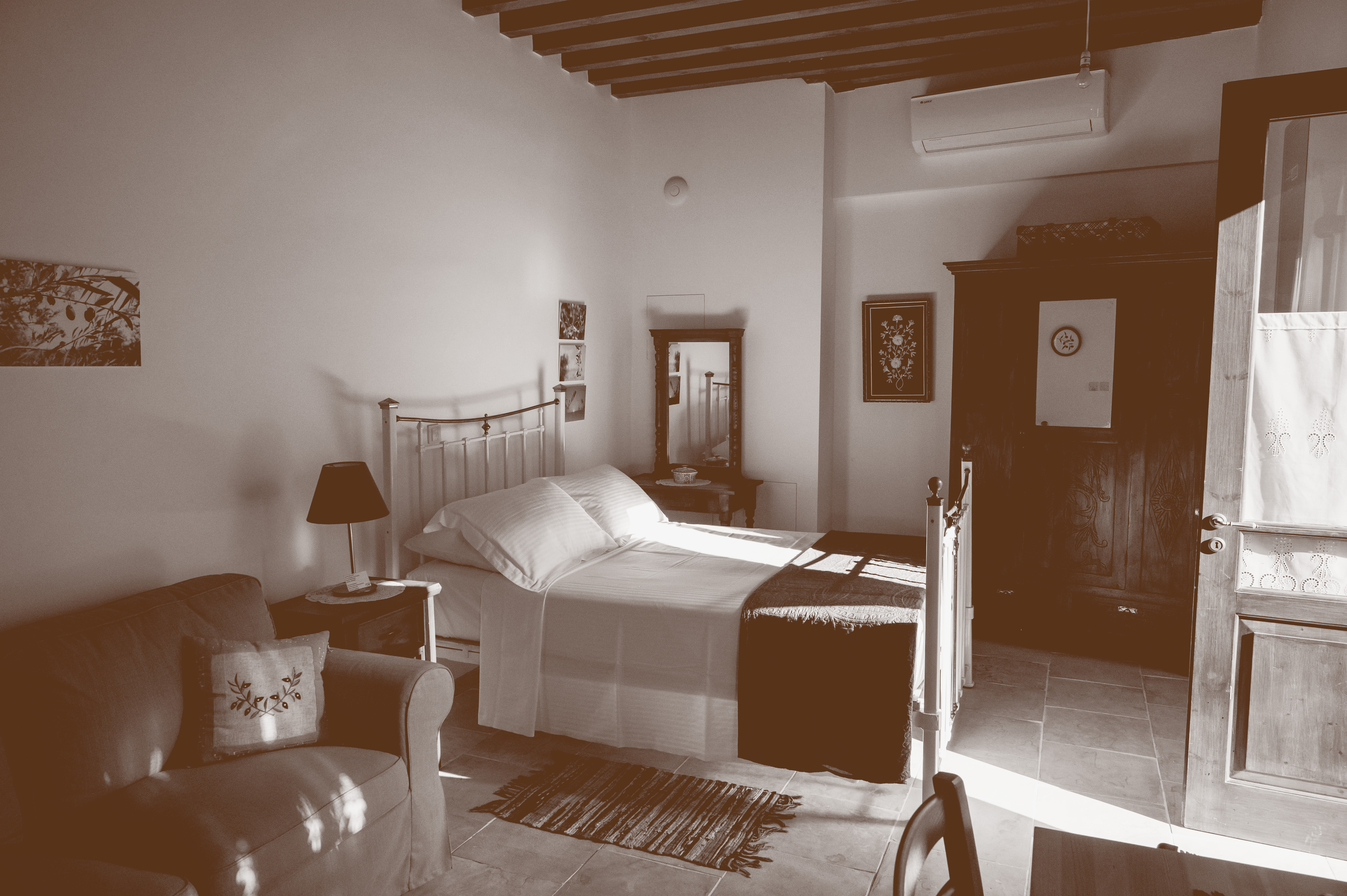 elia-room-4