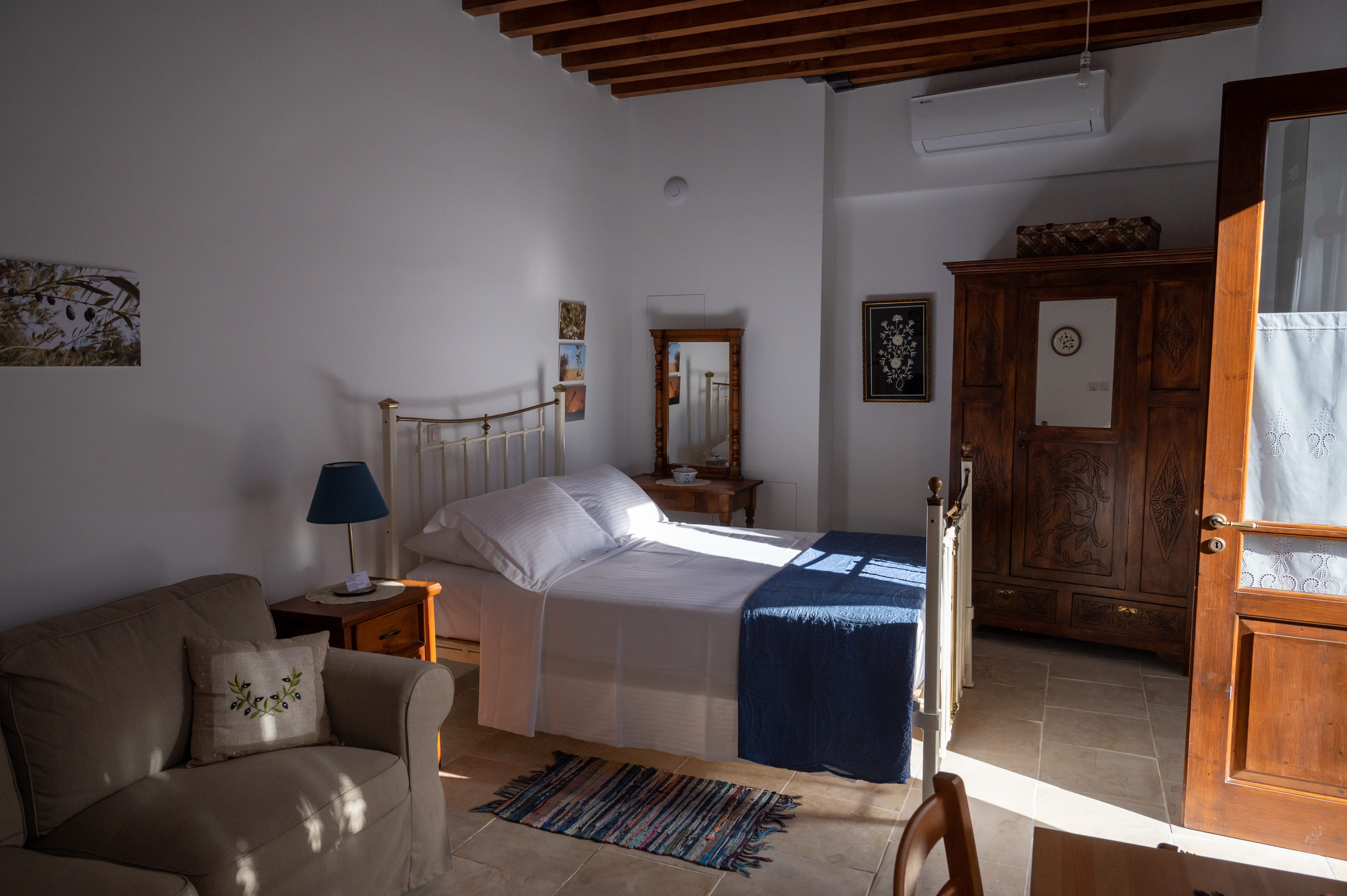 Elia interior